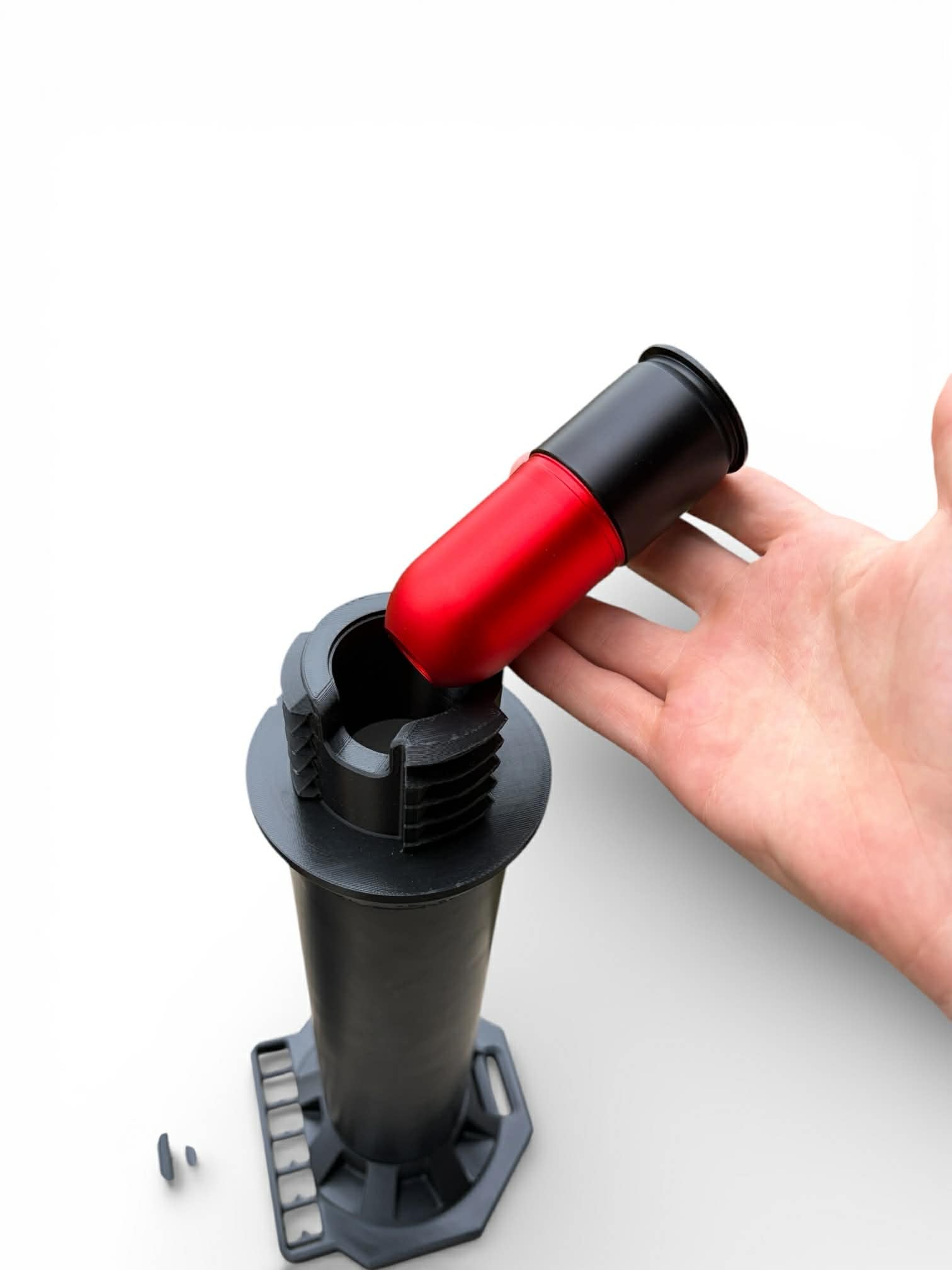 RAT-50 – Reusable Anti-Tank 40mm Airsoft Foam Rocket Launcher